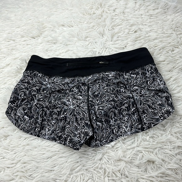Lululemon Speed Up Short *2.5" Infinity Speed Up Short Alpine White Black - Picture 4 of 5